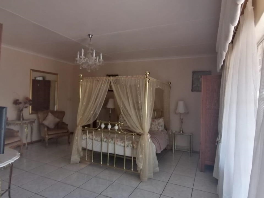 9 Bedroom Property for Sale in West End Northern Cape